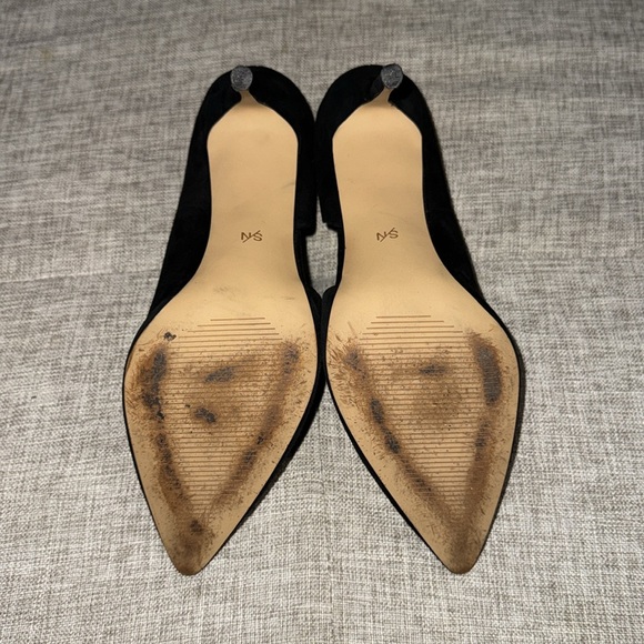 Black Suede Dina Pumps by Something Navy - Picture 4 of 4